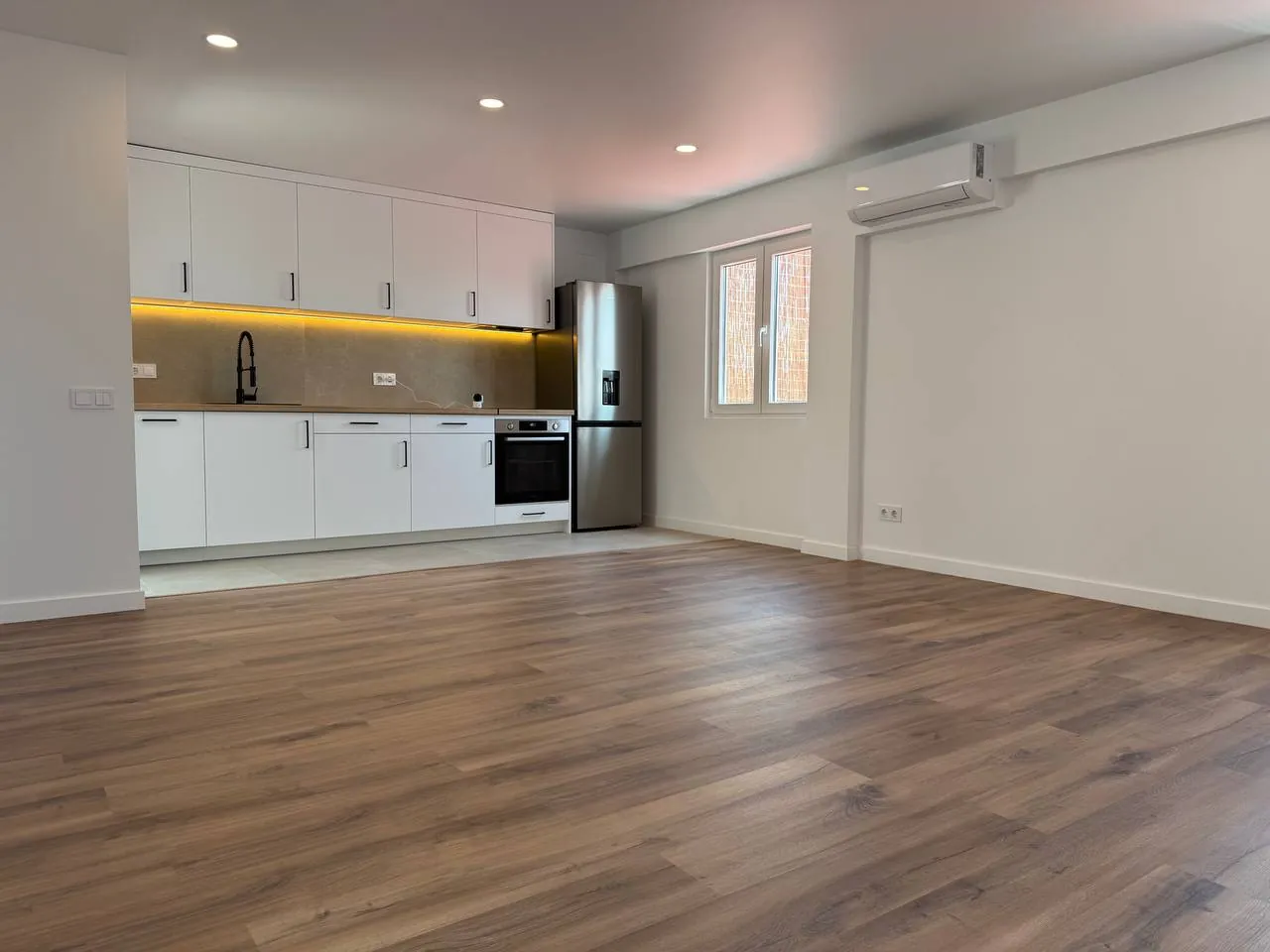 Квартира в Манисесе с капитальным ремонтом — 62 м² + терраса 74 м²